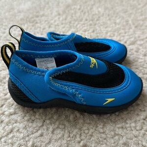 Speedo Surfwalker Pro 2.0 Water Shoes (Toddler size 4/5)